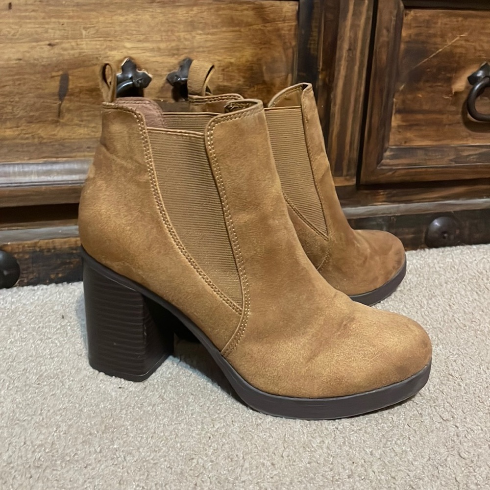 ❄️ AE Booties ❄️